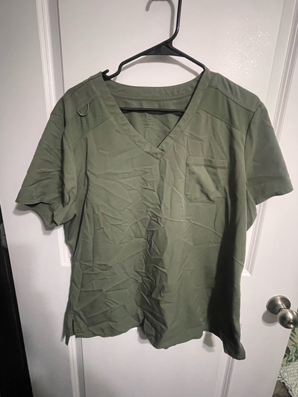 Med Couture Touch Women’s Chest Pocket Tuck In Top MC7448